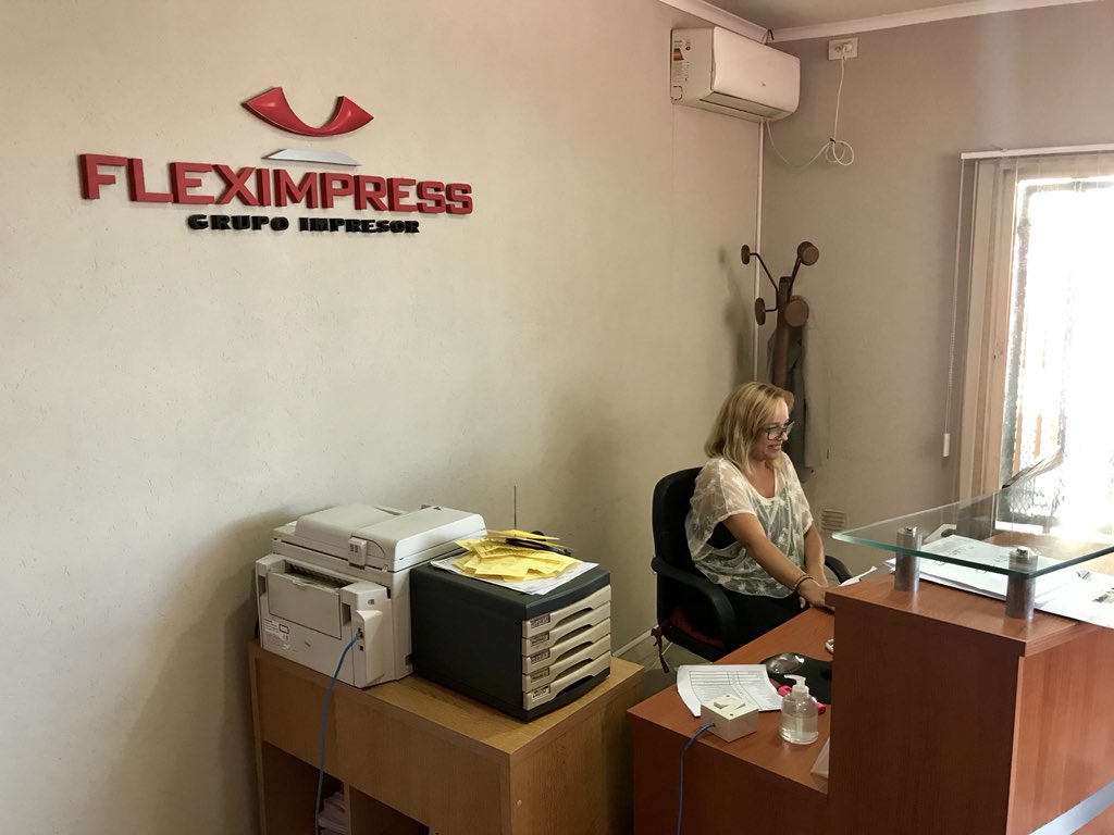 Produccion_PBA's tweet photo. #Escobar | Hoy también estuvimos en #Fleximpress, un empresa 🇦🇷 de la industria #gráfica 🏭 que acompaña a sus clientes en el desarrollo de todo el proceso #InMould y es líder en la fabricación de etiquetas
💻 👉🏻 https://t.co/WnOGlmgH3f https://t.co/w9dOA9VBub