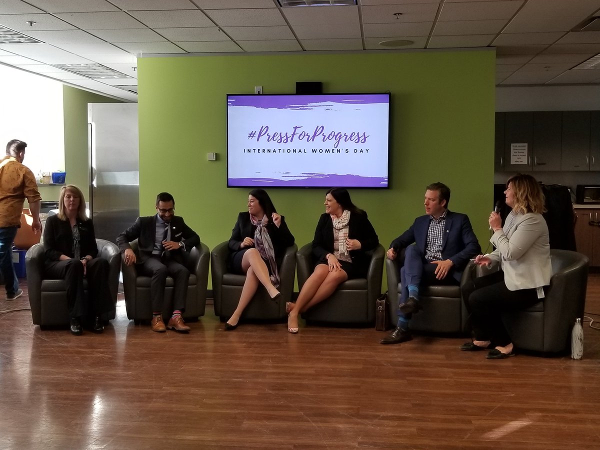 Amazing way to start the day celebrating International Women's Day with our Onetd partners in the Edmonton Market!  Special thanks to our leadership panel for sharing some of their advice and experience through their careers! #InternationalWomensDay #onetd