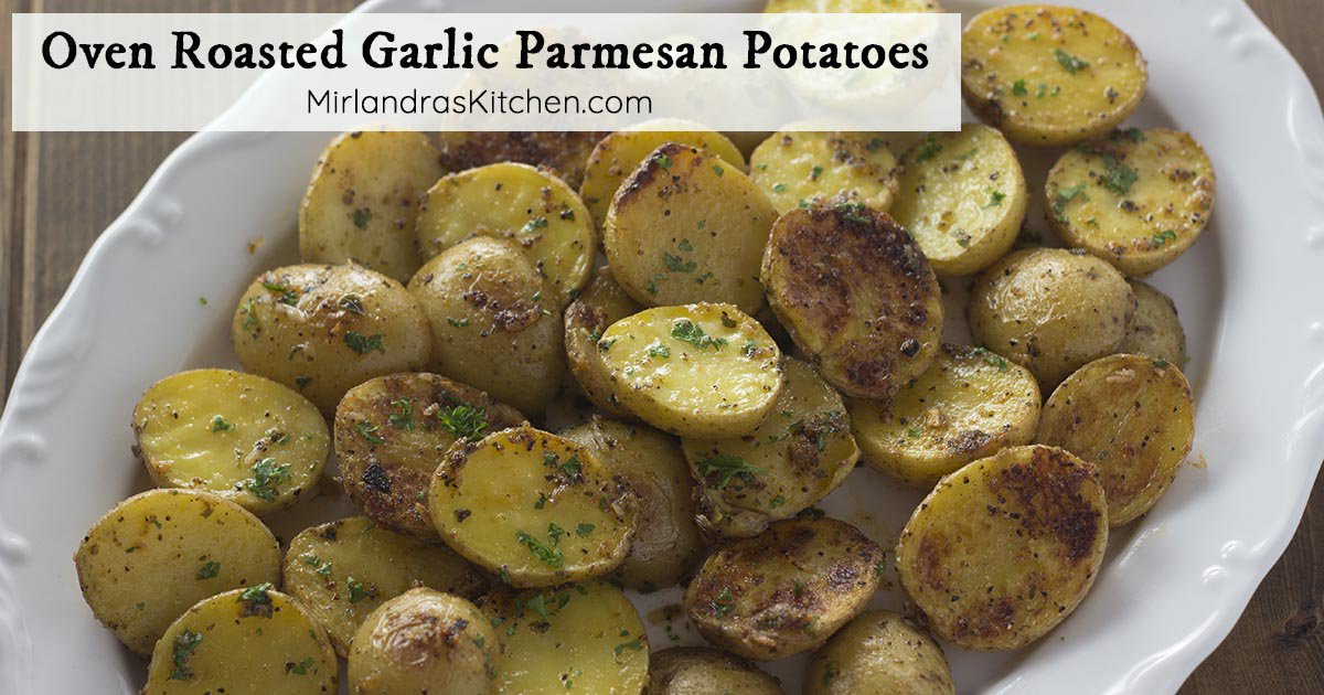 Mirlandra's tweet photo. These Garlic Parmesan Potatoes have that perfect mix of garlic, butter, cheese and seasonings.   Adding the butter at the end gives them SO much extra flavor. #Potatoes   https://t.co/mS09EdImQ4 https://t.co/nkIiHogkxx