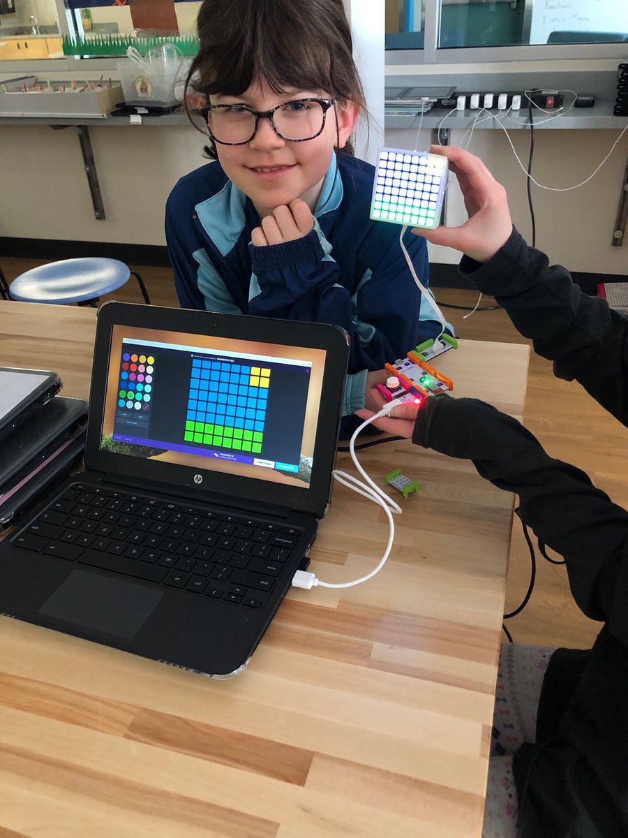 UBE_Kids_Create's tweet photo. Focusing on circuits with 4th grade and a natural connection to art emerged: “I coded a landscape!” @UBEHawks https://t.co/snkPHRxFTU