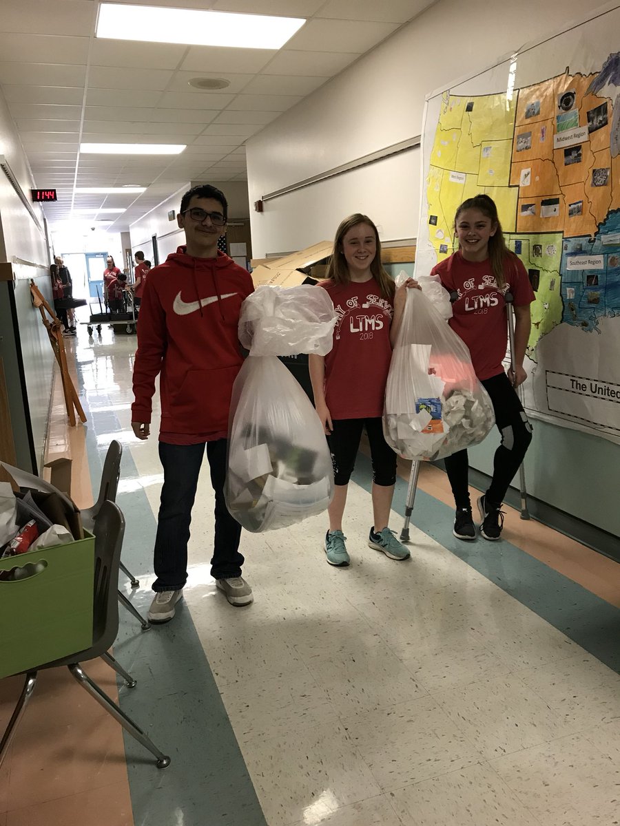 ARockenBrown's tweet photo. We put these middle school kids to work! #LTMServes @HicksSamuel @ltisdschools https://t.co/FWtaVVOJ9U