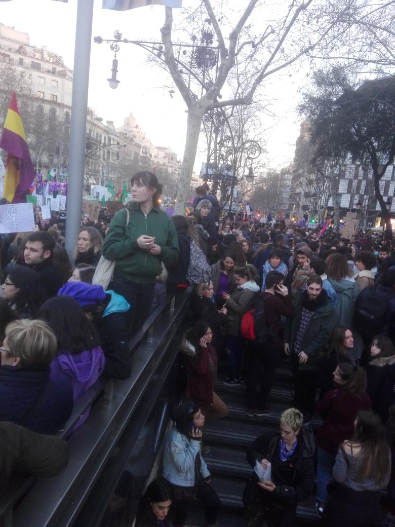 Això és MOLT BÈSTIA.

No veig on comença ni on acaba.

#vagaFeminista8M