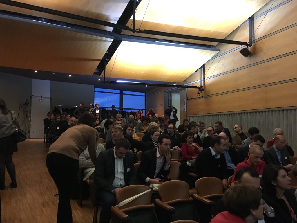 #interclub grenoble la salle du #musée de grenoble  se remplit