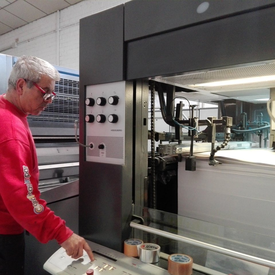 graficasimpar's tweet photo. Todo a punto para el próximo trabajo de #impresionoffset con nuestro gran profesional Paco
#impresión #imprenta #revistas #libros #toledo #maximacalidad #tuimprenta https://t.co/cO1h04qjux