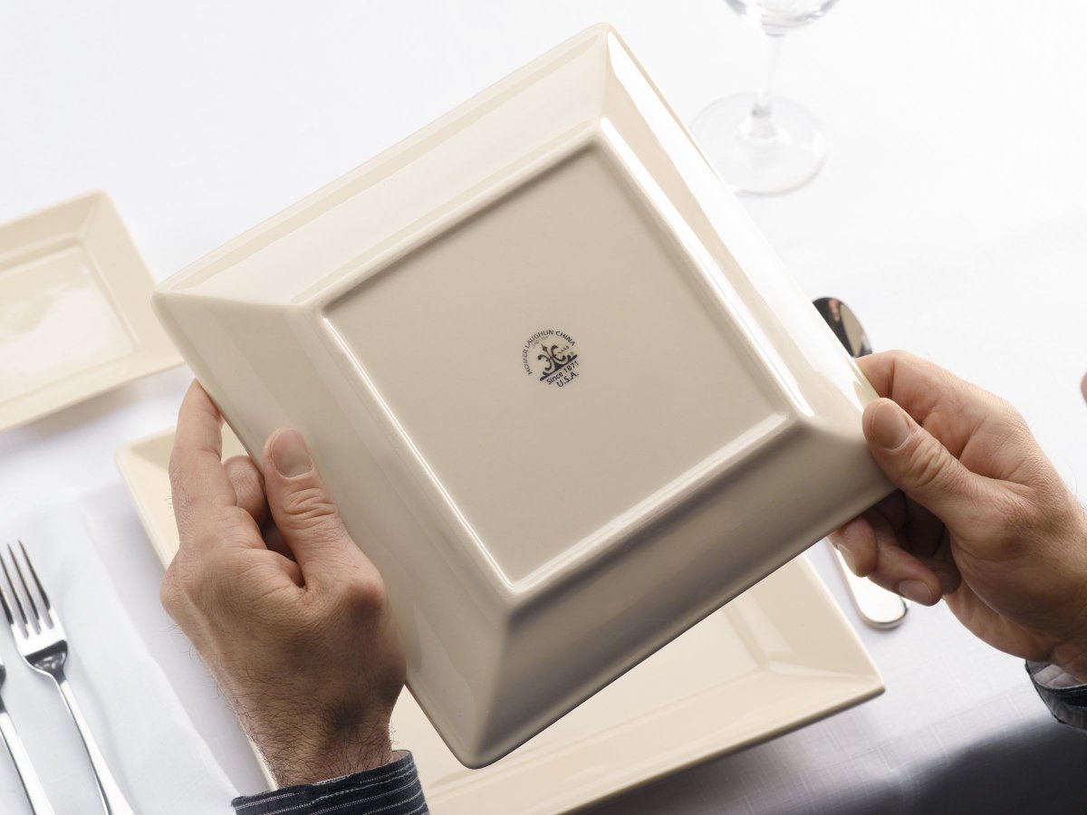 FiestaOutlets's tweet photo. Let us know if youโre a plate flipper! These folks religiously flip their plates at restaurants to see if they bare the Homer Laughlin or Hall China backstamps, because they know it means quality. #plateflipper! https://t.co/J5bcC4VFaR