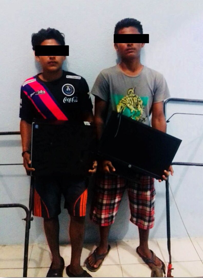 HuimanguilloMX's tweet photo. Seg. Pública, detuvo a dos presuntos delincuentes por robo al Jardín de niños y al centro de salud del Poblado C-41. 

Los detenidos son Pedro Adán “N” y José Francisco “N” ambos menores de edad, con domicilio en la calle 9 del Pob. C41.  Los menores fueron enviados al AMPEA https://t.co/iAMxxIhwF0