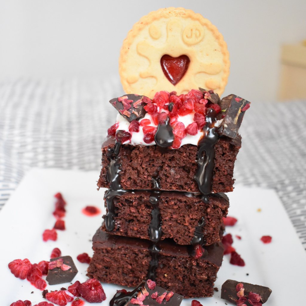 jenn_nesbit's tweet photo. Red Velvet Brownies https://t.co/ViMCXYXBwR https://t.co/AIhISf75tD