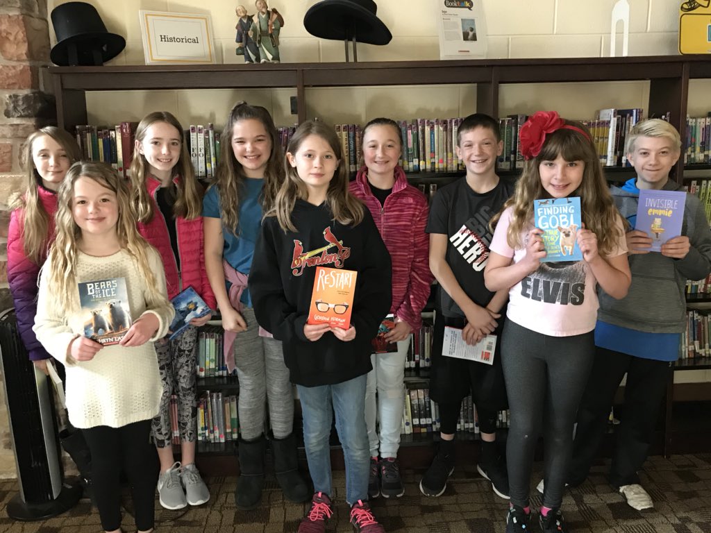 ie_buchlib's tweet photo. Book Fair contest drawing winners! #birocks https://t.co/DbU4oFti4N