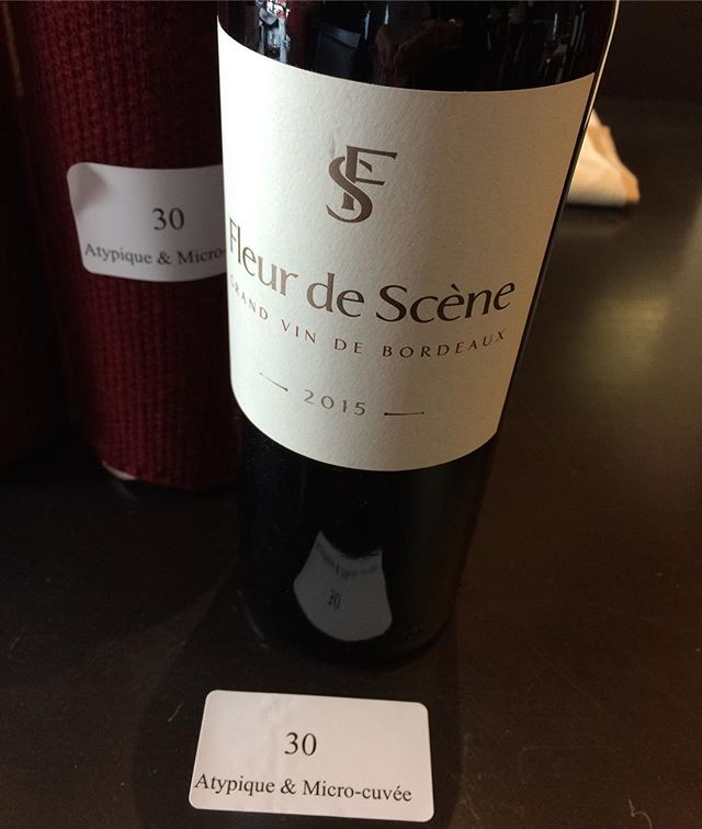 marieroginska's tweet photo. Palmarès de Castillon 2018🍷 Palmarès dans la catégorie atypique, le voici le gagnant🍷🍇👏🎉🎊 #castillon #cotesdecastillon #bordeaux #achacunsoncastillon #bordeauxlover #winelover v/ https://t.co/7Rk0SyUq0g https://t.co/8CzWLvWSU1