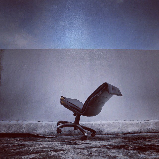 NewDayOffice's tweet photo. Many companies cut corners by choosing low-cost furniture options, but soon came to realize that there’s nothing more expensive than a cheap office chair. https://t.co/wNCQxvgrKP #officedesign #smartworkplacedesign #officefurniture #workplace https://t.co/PHiXr1EgbK