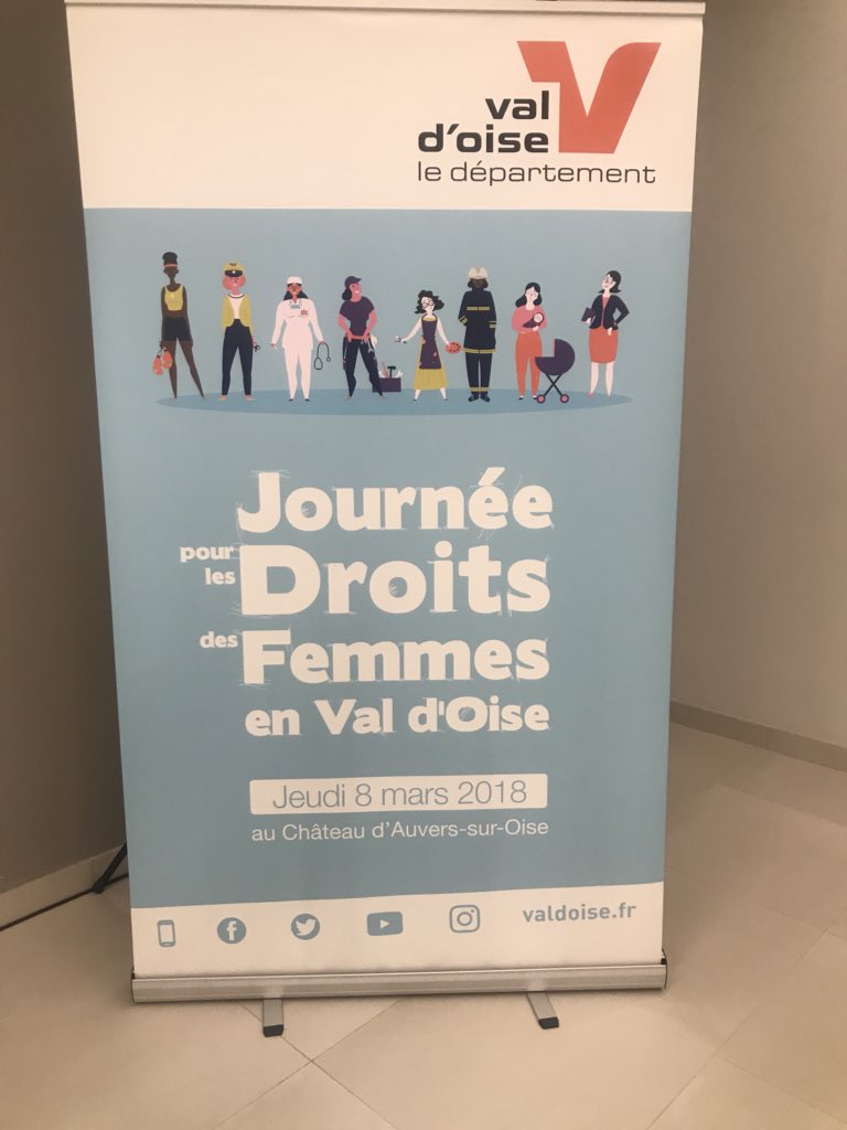 helatmani's tweet photo. Toutes #femmes toutes #differentes mais toutes #remarquables. Ravie d’avoir partagé mon parcours avec ces #femmes et #personnalites remarquables @chateauauvers pour la #JourneeDeLaFemme https://t.co/m0OrjaUhdQ