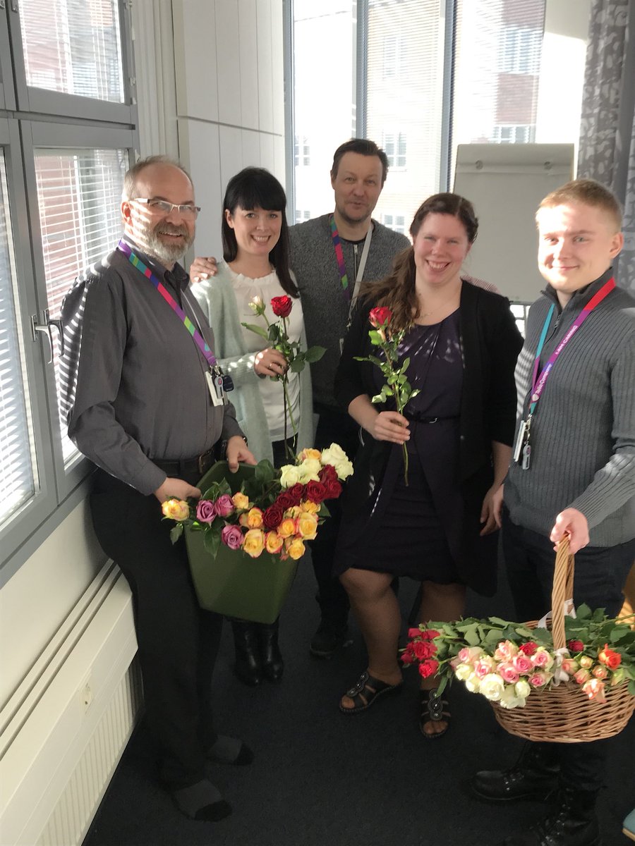 MillaViren's tweet photo. Ihanat #Tampere’en #telia’n miehet yllättivät tänään meidät leidit #naistenpäivä’n kunniaksi ❤️🌸 https://t.co/RyoVpwwalh