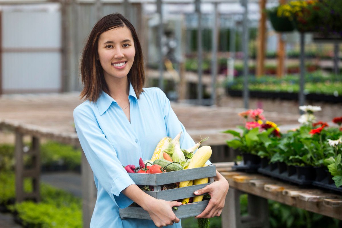 ''Immigrant food is often treated like discount tourism – a cheap means for foodies to feel worldly without leaving the comfort of their neighborhood''. Religion, appropriation, and the ''good food'' myth. This article goes there. buff.ly/2FYD4vL  #FoodForThought