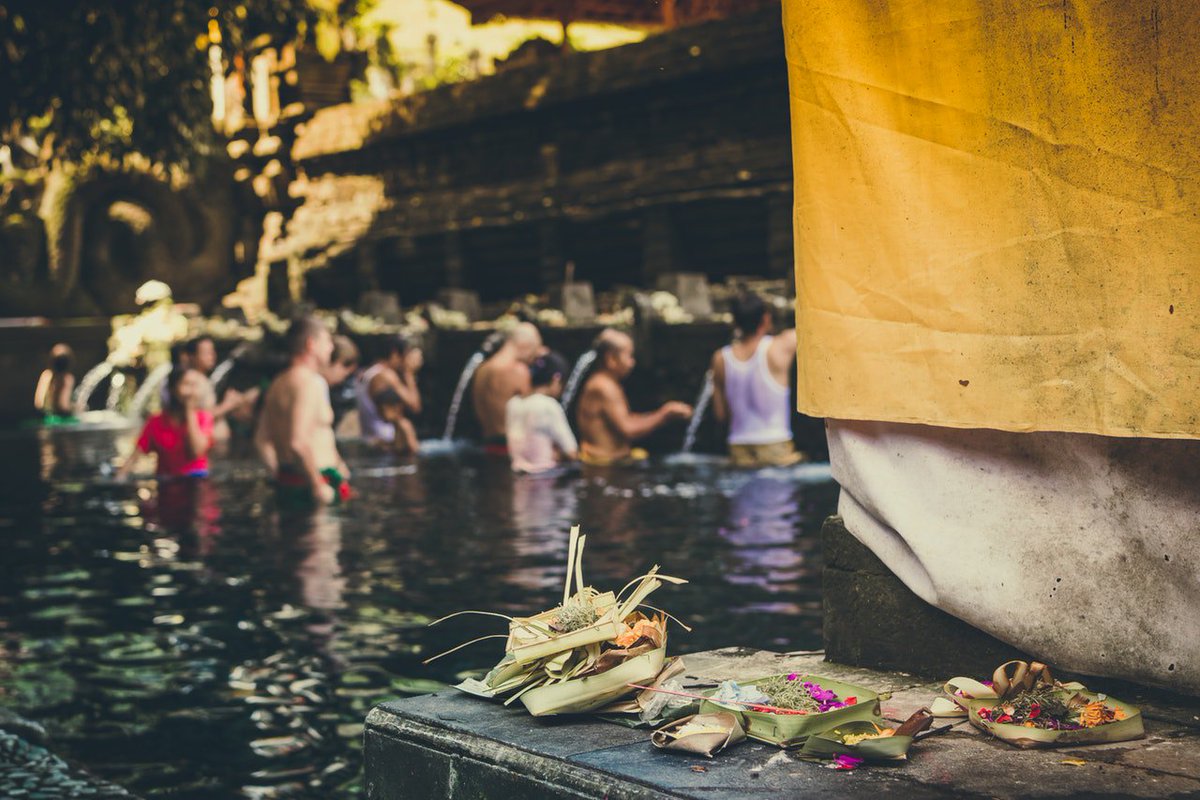 restauprive's tweet photo. #Bali - La #CuisineDuMonde s’intéresse à la #cuisine #balinaise et ses influences indigènes, du reste de l'#Indonésie, de #Chine et d'#Inde.
cuisine est de renommé mondial. 

Découvrez-en plus sur notre page facebook en suivant ce lien : https://t.co/qtsIe9kFjL. https://t.co/xDeGlj9VrB