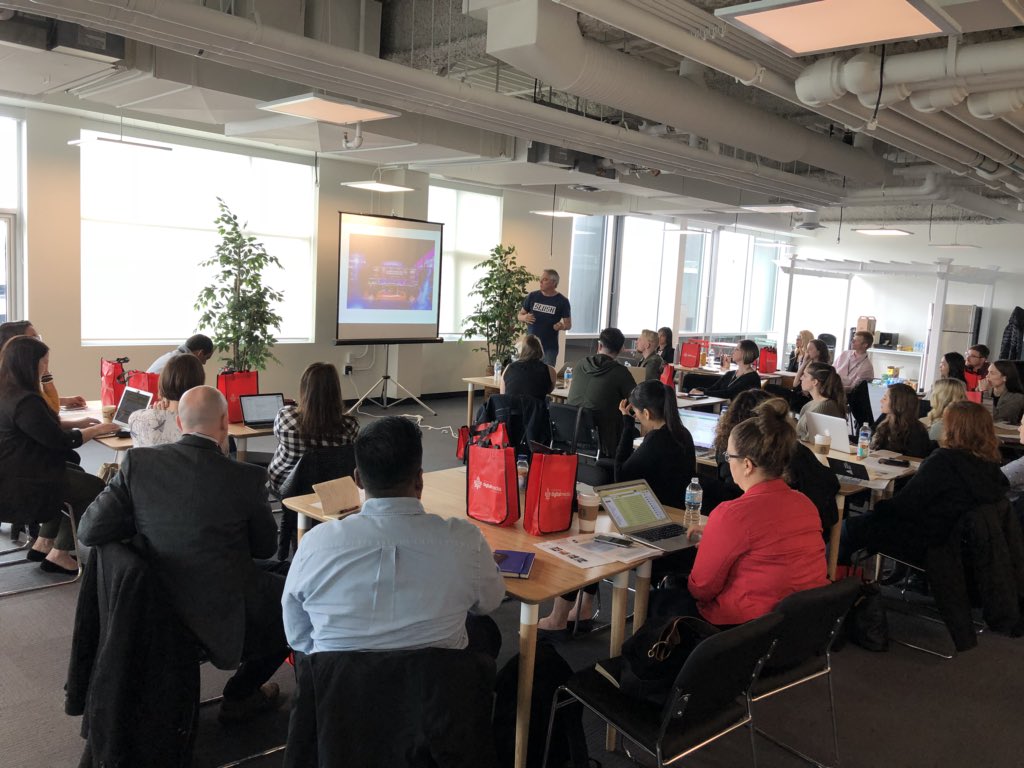 lettuce_meat's tweet image. Doug Robertson of @Venn_Innovation sharing with CDMN hub members his experience in Helsinki at SLUSH Fest slush.org #hubmeeting #innovation #startups @CDMN