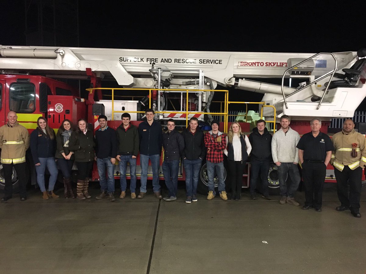 HalesworthYFC's tweet image. Big thanks to the guys at Ipswich fire station for a great tour last night @Suffolkyfc #firefighters #tour #kittedout