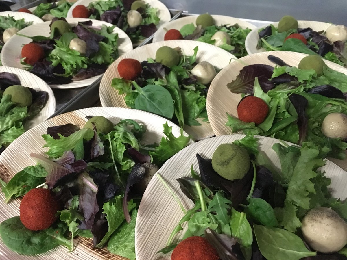 LowsteriaLab's tweet photo. Getting ready to welcome our guest for tonight #supperclub... so excited! 😃😃😃 https://t.co/K5iI9t5uP8