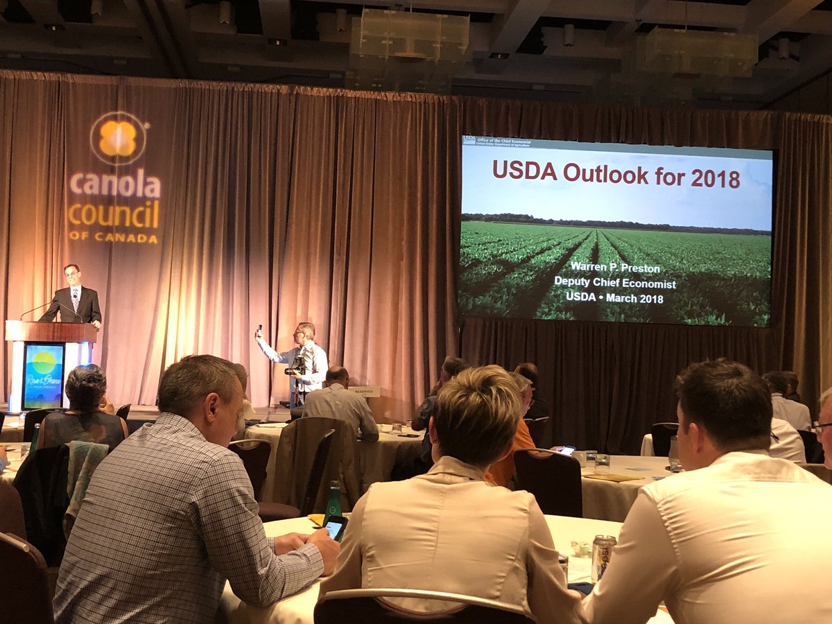ABcanolaReg5's tweet image. Warren Preston, Dep Chief Economist, talk about the USDA Outlook for 2018 at #cccps.