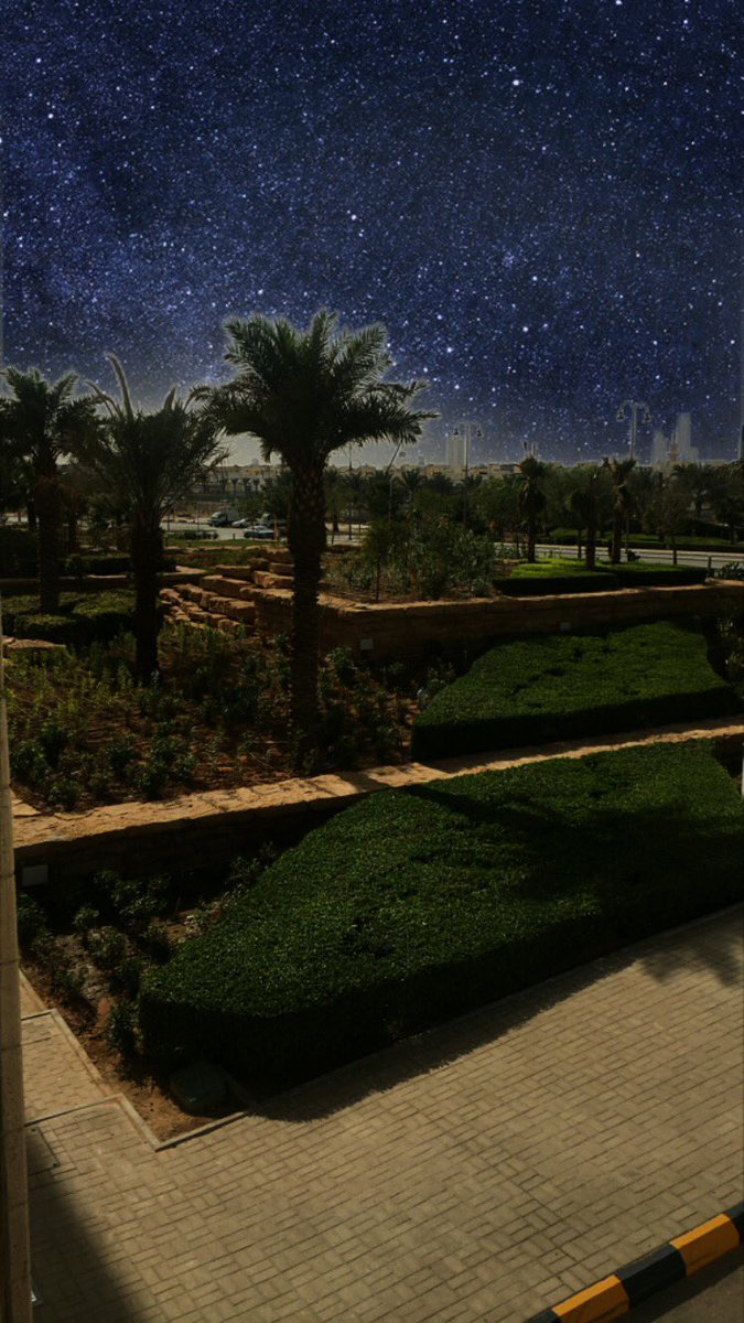 Saadin_5's tweet photo. للتأمل:
راق لي جدا تصميم مبنى وزارة التعليم والاهتمام الواضح بديكوراته الداخلية وبنظافته وصيانته وهذا أمر طبيعي يليق بوزارة ضخمة.
السؤال:
لماذا لايكون للمدارس والمكاتب وإدارات التعليم مبانٍ راقية وحديثة؟ لماذا الالتزام بنفس نماذج مباني المدارس القديمة؟ نريد مدارسا تليق برؤية ٢٠٣٠ https://t.co/rxT1n6dr0J