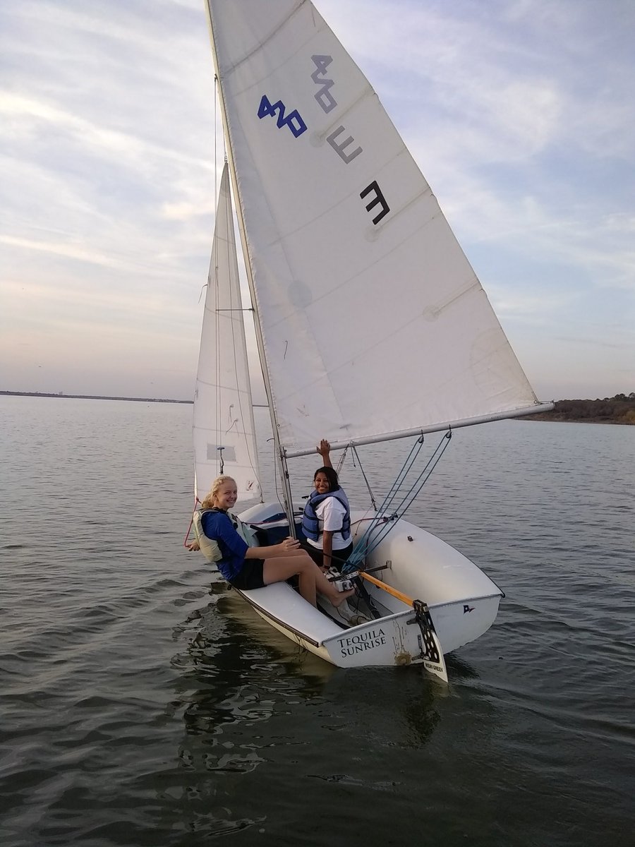 UNTsailingclub's tweet photo. Happy #internationalwomensday to the hard-working, fearless ladies of UNT sailing. You inspire us on and off the water every day! https://t.co/8IBI7v1zI6