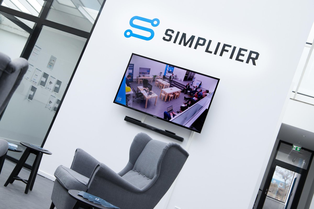 simplifier_io's tweet photo. Ein toller Tag im Rahmen der #Wueww geht bei #iTiZZiMO zu Ende... Was haben die Teilnehmer mitgenommen? Es ist doch erstaunlich wie schnell man einen Use Case mit einer #LowCode Plattform wie dem #Simplifier umsetzen kann... alle Beteiligten haben aktiv eine BusinessApp gebaut! https://t.co/E83hOeInpF