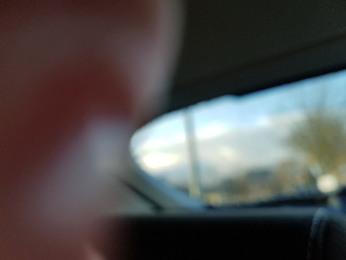 WeermanRoel's tweet image. Prachtige buienluchten vanavond vanuit de auto, vond ook mijn zoon. Een foto maken viel echter niet mee :-) #zovaderzozoon