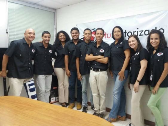 Zhipcode's tweet photo. En el día de la mujer, felicitamos a las héroes #zhipemprendedoras que se baten en dos ruedas, al dreamteam de mujeres de nuestro equipo y a nuestras maravillosas clientas! #WomanPower https://t.co/1B7SVzyT8n
