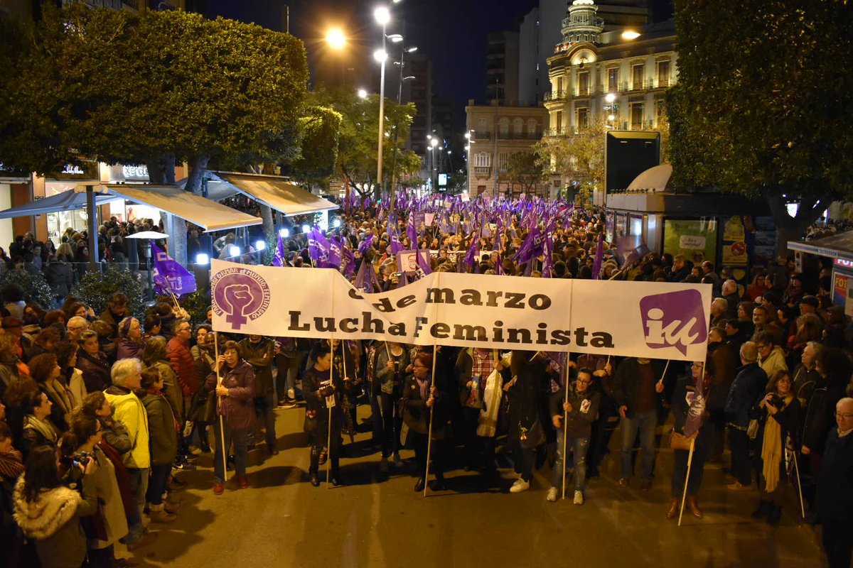 pcandalucia's tweet photo. 📸 ¡Y luego diréis, que somos 5 o 6! Las estampas que nos están dejando las movilizaciones de la #8deMarzoHuelgaFeminista en Andalucía 💜 https://t.co/UAXCg58DrV