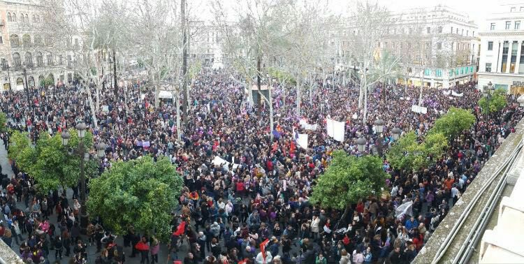 pcandalucia's tweet photo. 📸 ¡Y luego diréis, que somos 5 o 6! Las estampas que nos están dejando las movilizaciones de la #8deMarzoHuelgaFeminista en Andalucía 💜 https://t.co/UAXCg58DrV