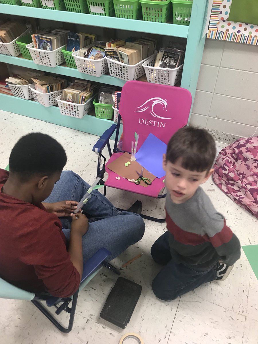 brookhillelem's tweet image. 4th graders building models of plants to complete their unit of plants. #_BEStday #designandcreate