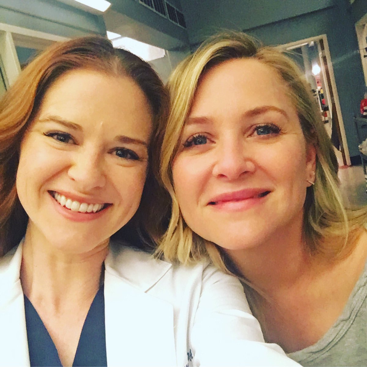 Sarah Drew tweet media