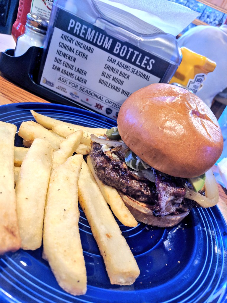 KitesBarKSU's tweet photo. #ThirstyThursday!

1/2 priced burgers all day!
$12 KC Strip dinner! 

And of course, $1 wells at 9! 

#OnlyAtKites https://t.co/g5svh4DIpb