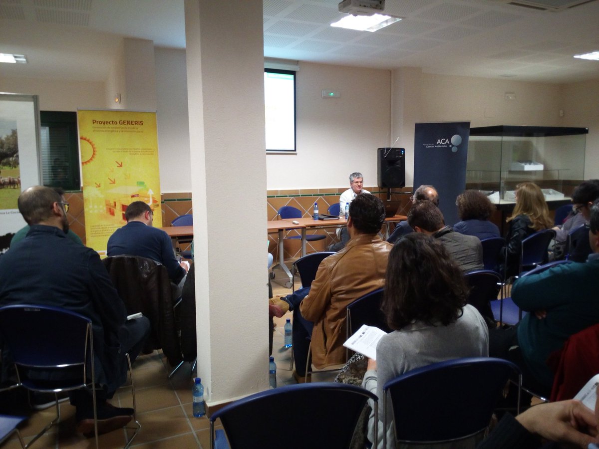 ACAmbientales's tweet photo. Seguimos con el curso del Proyecto #Generis en #Badajoz con un grupo de alumnos fieles e interesados, que ahora escuchan las ayudas a la #EficienciaEnergética Gracias @lacasaqueahorra @TermografiaHQH @Junta_Ex @DipdeBadajoz @viacelere @APPA_Renovables #biodiversidad #empleaverde https://t.co/niq7yyEW4U