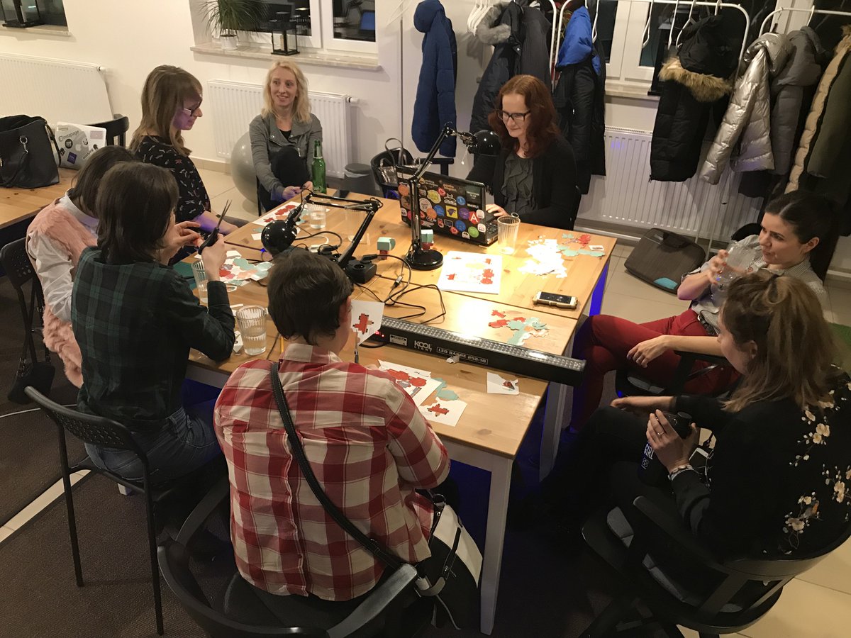 Girls Night Hacking &amp; Cutting in progress ;)