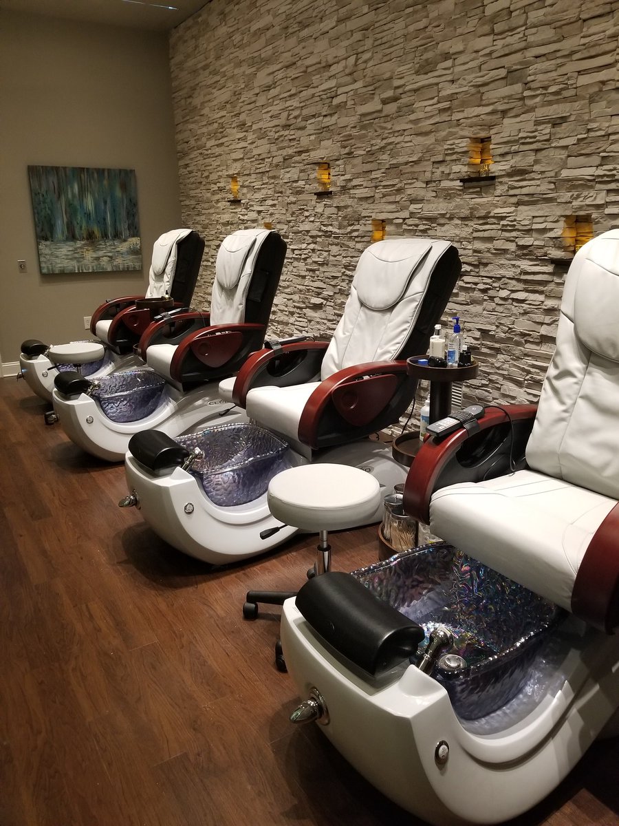 RachelNBR's tweet photo. Previewing the new #woodhouseavalon luxury spa 😍 they open Monday at @AvalonInsider. #alpharetta https://t.co/dSv8606Jgh