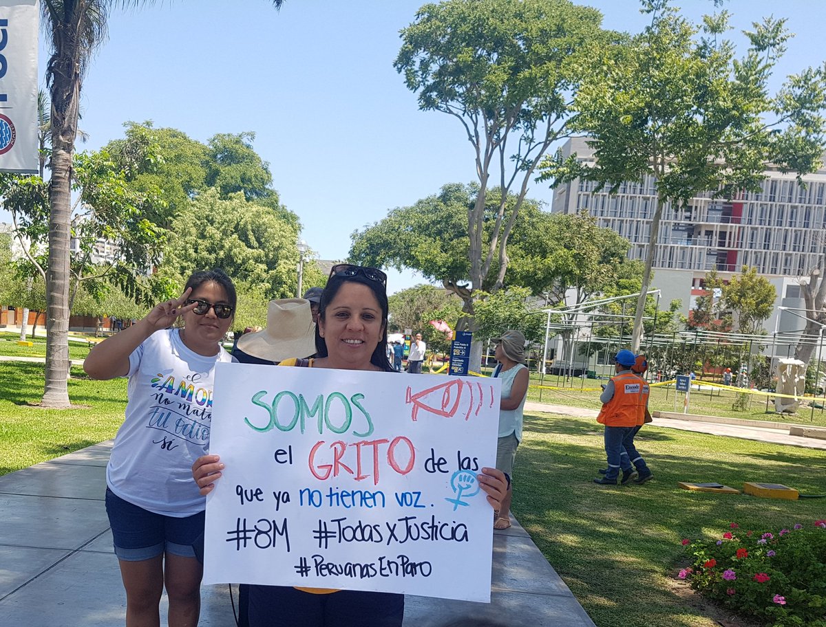 pucpdars's tweet photo. Nuestra comunidad @pucp se sumó al #ParoDeMujeres #ParoInternacionalDeMujeres en este #8M #DiaInternacionaldelaMujer https://t.co/zCf2PF7SL4