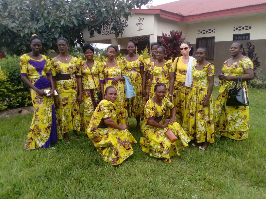 Tshimbombo88's tweet photo. La femme travailleuse de #Ditunga celebre sa journée !!! https://t.co/MUkqMzEuUI