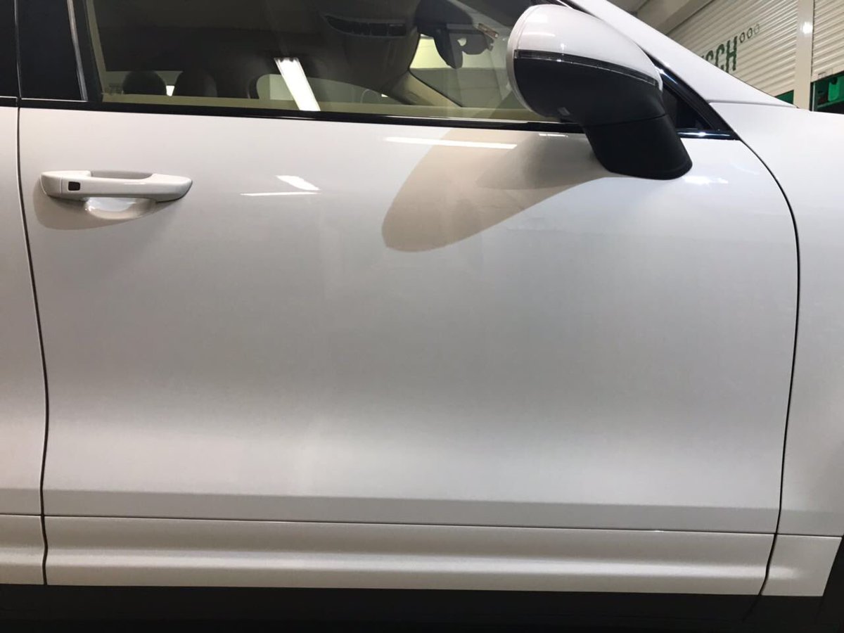 FrischGmbH's tweet photo. #Smartrepair and #paintjob done in less than 24h 👊🏻💨💨 Do your booking at https://t.co/VsAEY7VIq7 @porsche @feinkostkaefer @cayenneclub #cayenne https://t.co/Yoc6l1Irvd