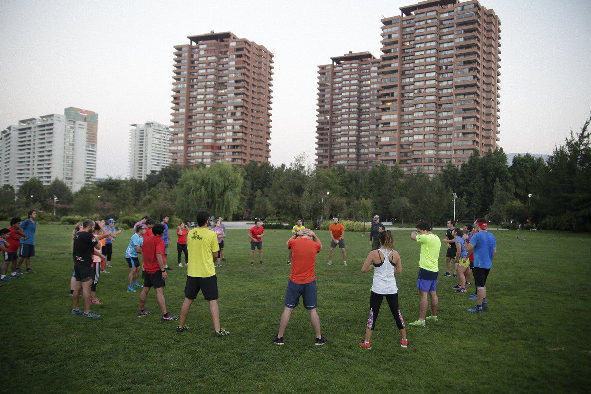 FullOutdoor's tweet photo. Luego de un año y medio y más de 150 entrenamientos gratuitos, hoy se cerró el ciclo @TheNorthFaceChile #630Train en el Parque Juan Pablo II! Felicidades a todos los valientes! https://t.co/Ud0UpNrVWh