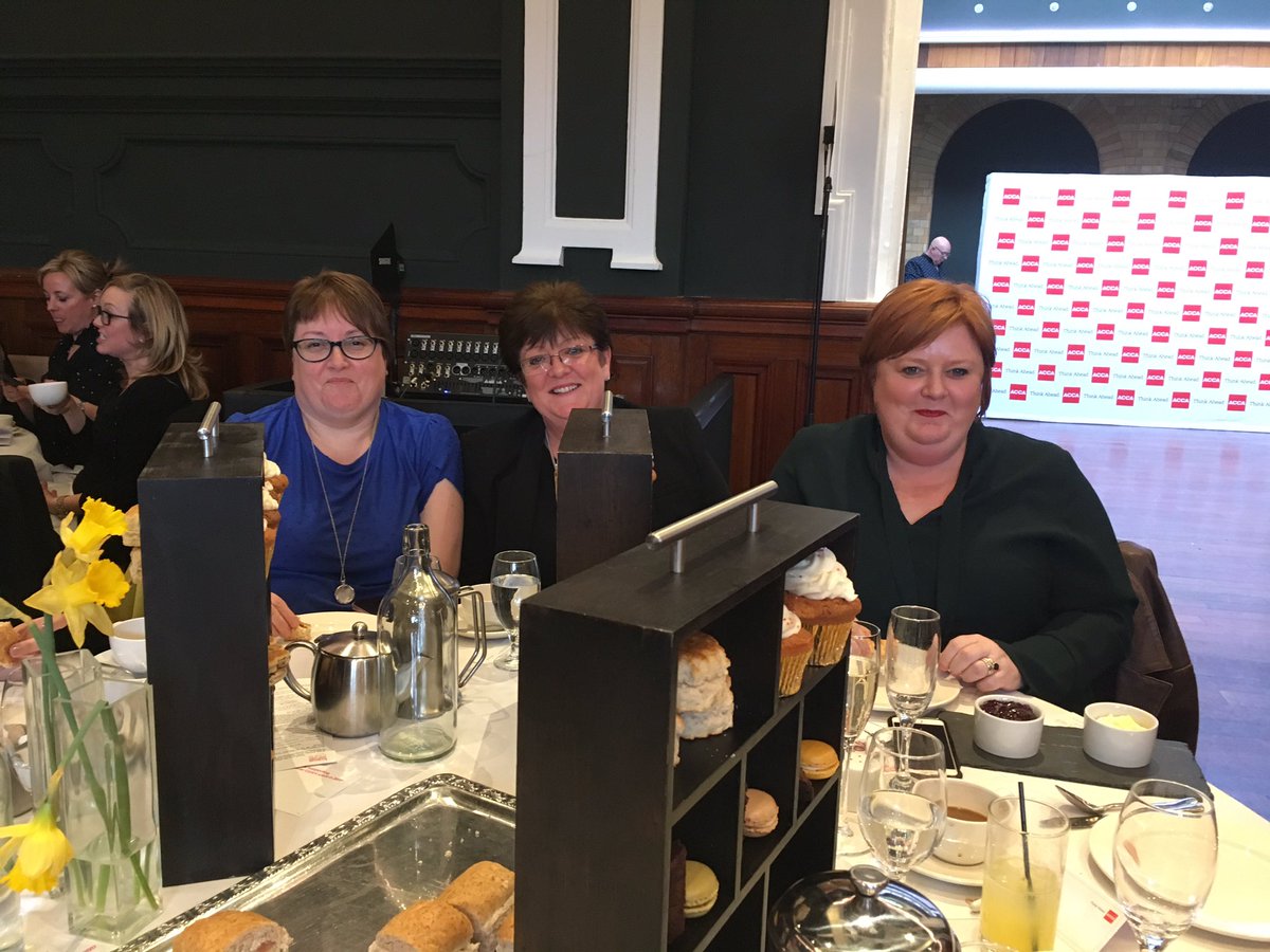 Lovely afternoon with this fantastic lot! @lhp_accountants <a href="/FTCompany/">Forever Training</a> ... Kathryn!! 
#IWD2018 #PushForProgress