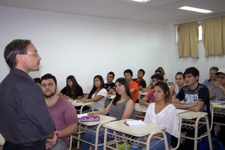 ISSD_CBA's tweet photo. ¡Inicio de clases en #ISSD!
Cursillo para las carreras #AnalistadeSistemas y #Telecomunicaciones. Gracias Mati C. por las fotos
Siguen abiertas las inscripciones para el inicio de 17 de marzo. 
Más info acá ➤ https://t.co/teVk93E9uS https://t.co/lD1I70l2zW