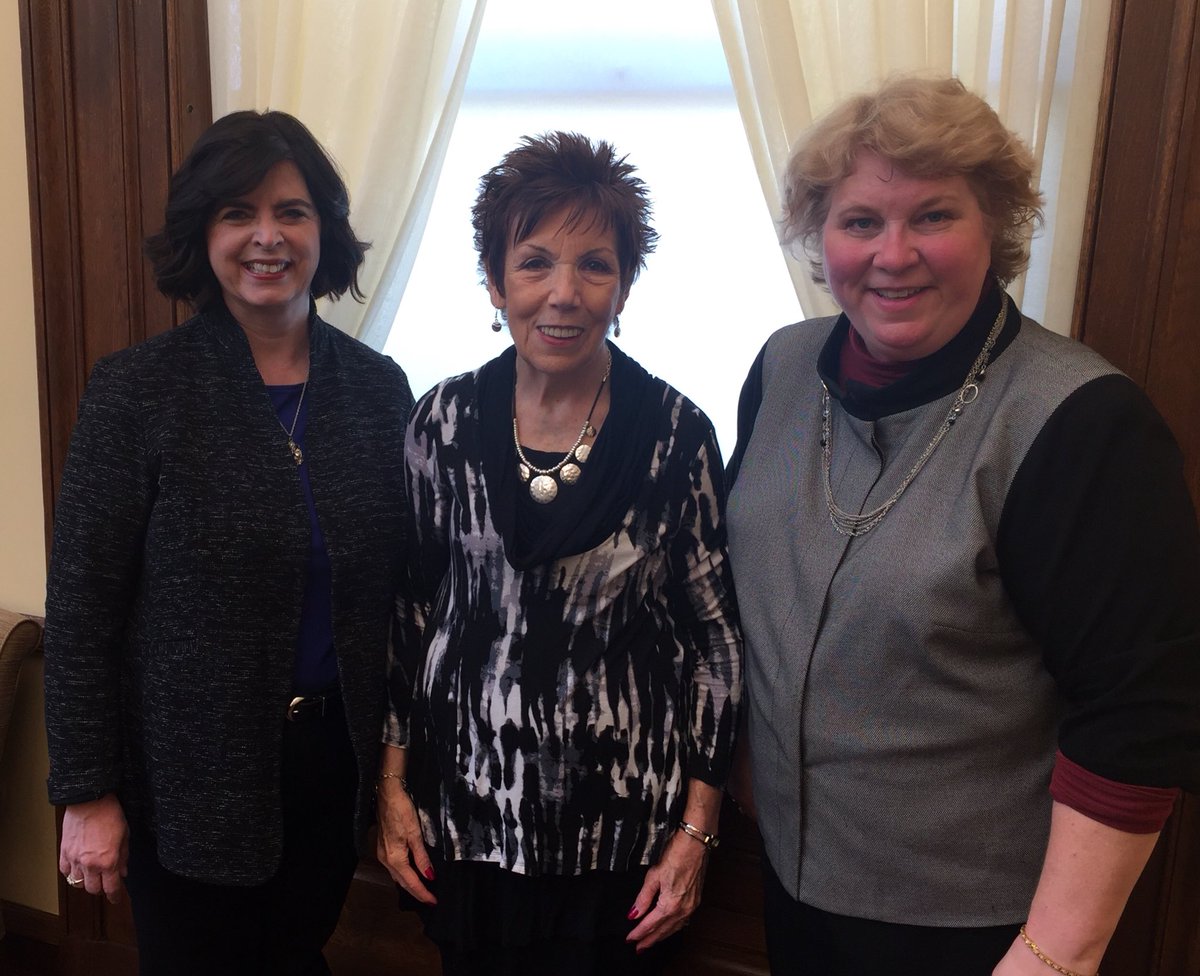 pamforhouse's tweet photo. Fabulous “Day at the Capitol” with the @MNFRW! @PamMyhra @CandySinaMN and Kathy Tingelstad https://t.co/f89zqrcWVD