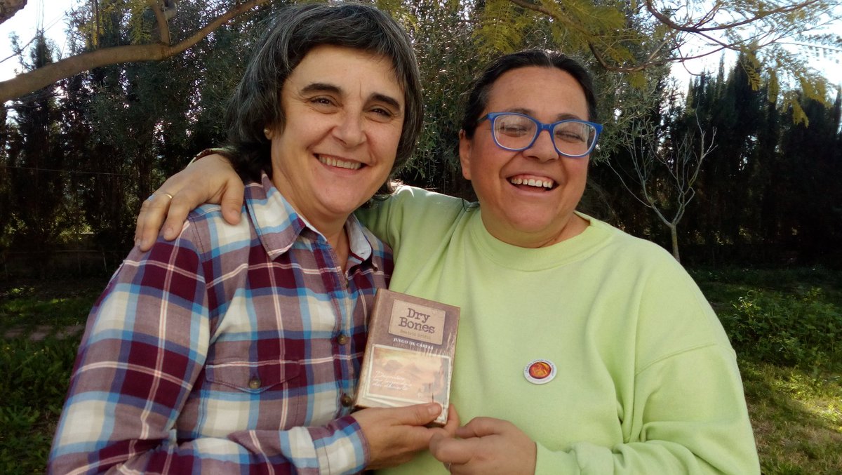 Drybonesgame's tweet photo. #aventurera en ruta...#drybonesgame sigue su camino!!! #jocsdecartes #cardgames #jeuxdecartes #juegosdecartas #juegosdemesa #jocsdetaula #boardgames #jogosdetabuleiro https://t.co/nvViQ7jU2R