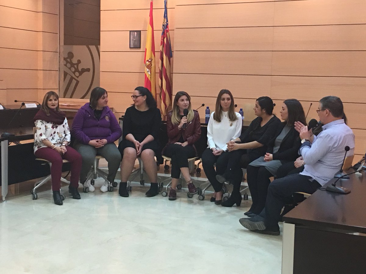 Entrevista FALLERAS MAYORES ALFAFAR @Ondafallera <a href="/F_PensatAlfafar/">Falla Pensat i Fet</a> <a href="/ElSequer/">Falla El Sequer</a> <a href="/Falla_LAmistat/">A. C.Falla L'Amistat</a> <a href="/acfallalafila/">FALLA LA FILA</a>
