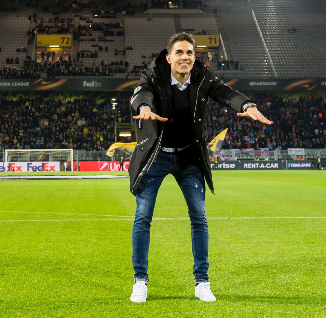 MarcBartra's tweet photo. I love all of you Borussen! Once again, you make me feel so much special... You will be always in my heart! DANKE!!!! 🙌🏼 #EinMalBorussenImmerBorussen https://t.co/Ig6I9LnUfK