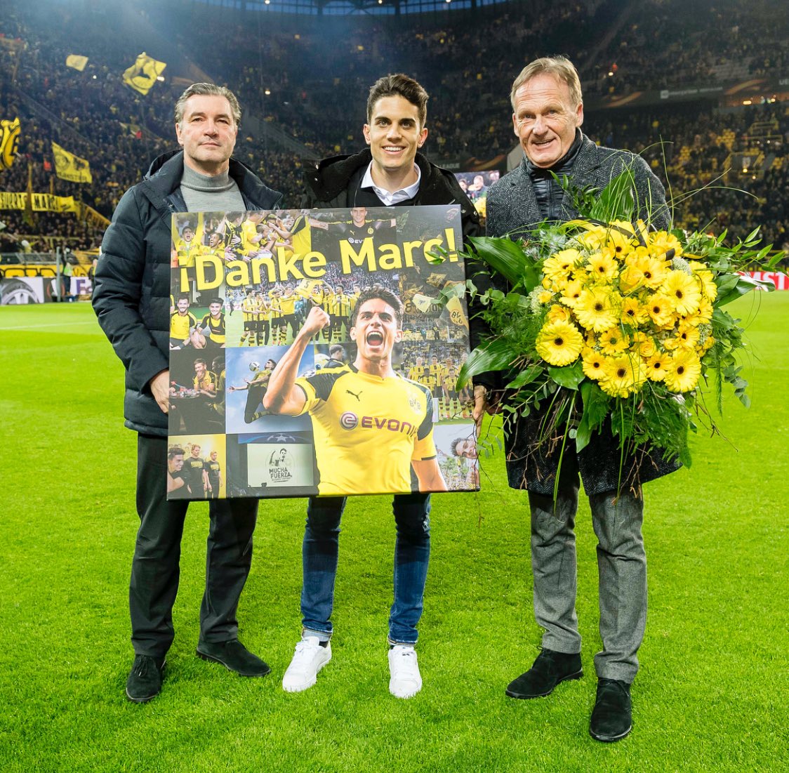 MarcBartra's tweet photo. I love all of you Borussen! Once again, you make me feel so much special... You will be always in my heart! DANKE!!!! 🙌🏼 #EinMalBorussenImmerBorussen https://t.co/Ig6I9LnUfK