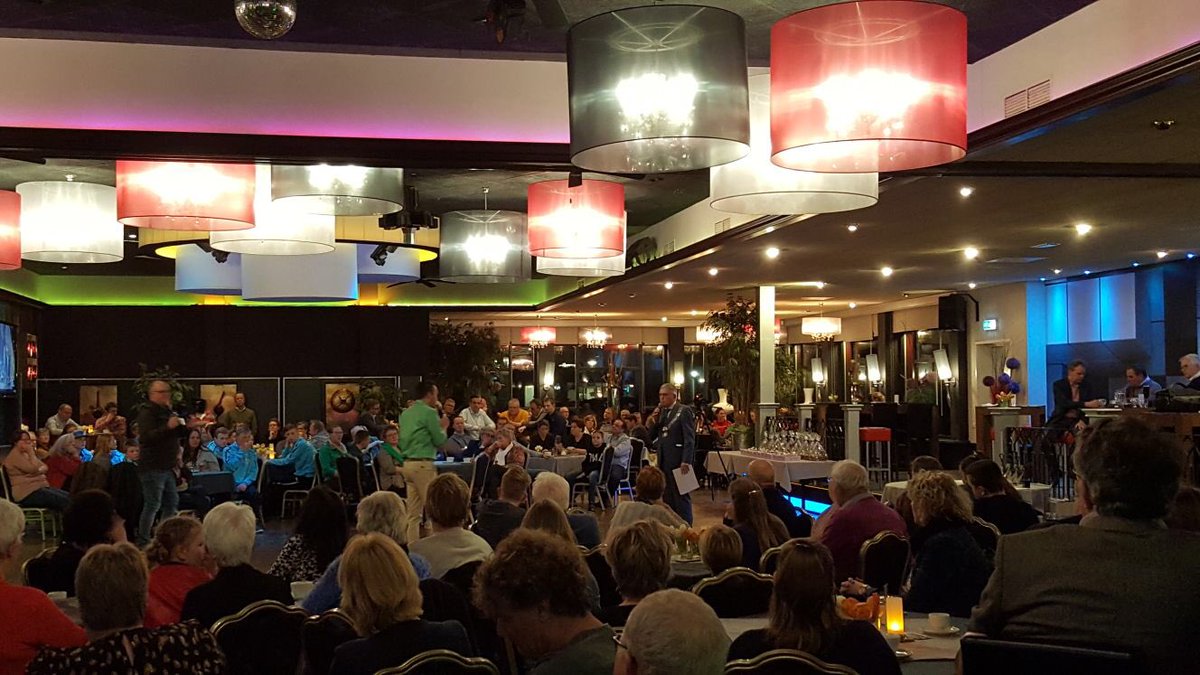 Vanavond uitreiking van de sportprijzen <a href="/GemWierden/">Gemeente Wierden</a>. Druk bezochte bijeenkomst met veel genomineerden. Mooi dat er zoveel sporttalent in de gemeente is. #gezond #bewegen #vitaalvooruit