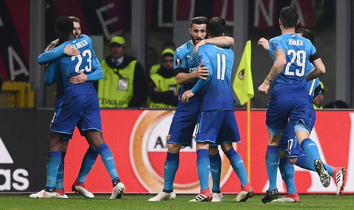 SkyFootball's tweet photo. Job done. 👌

@Arsenal head back to London with two away goals thanks to @HenrikhMkh and @aaronramsey as they beat @acmilan 2-0 at the San Siro. 🔴⚪

Follow the reaction from Milan here: https://t.co/gbksbXaWan https://t.co/6sbzyhqsLt