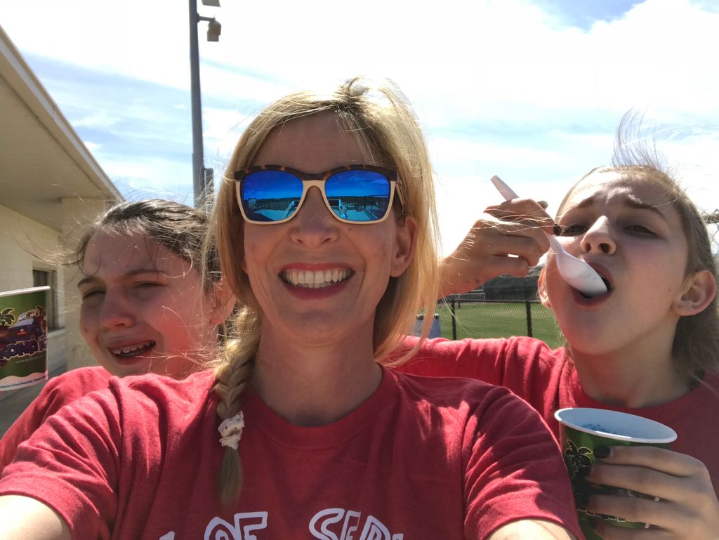 TechieCari's tweet photo. Found these 2 lovely ladies after the #LTMServes https://t.co/WMTEZMqOyU