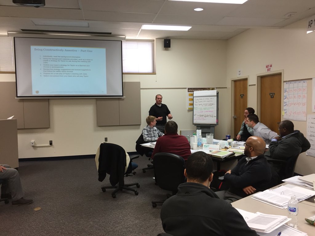 #NMO #GLC@upsers@np_upsers@freightupsers@ohiovalupsers@gr8lakesupsers@cach_upsers@jamesleeweir@upsers discussing their presentation.